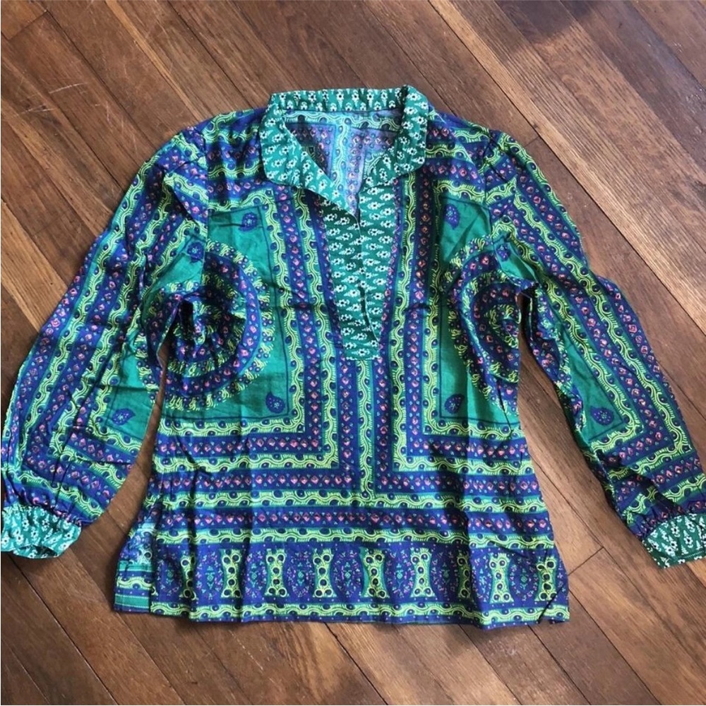 Pretty Vintage 1960’s colorful tunic blouse